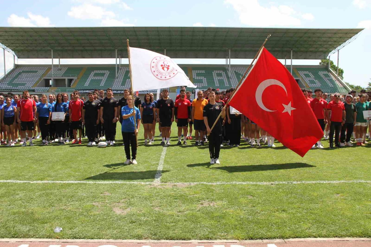 ORGANİZASYONDA 13 İLDEN 301 SPORCU, 3 TEMMUZ'A KADAR DERECEYE GİREBİLMEK İÇİN MÜCADELE...