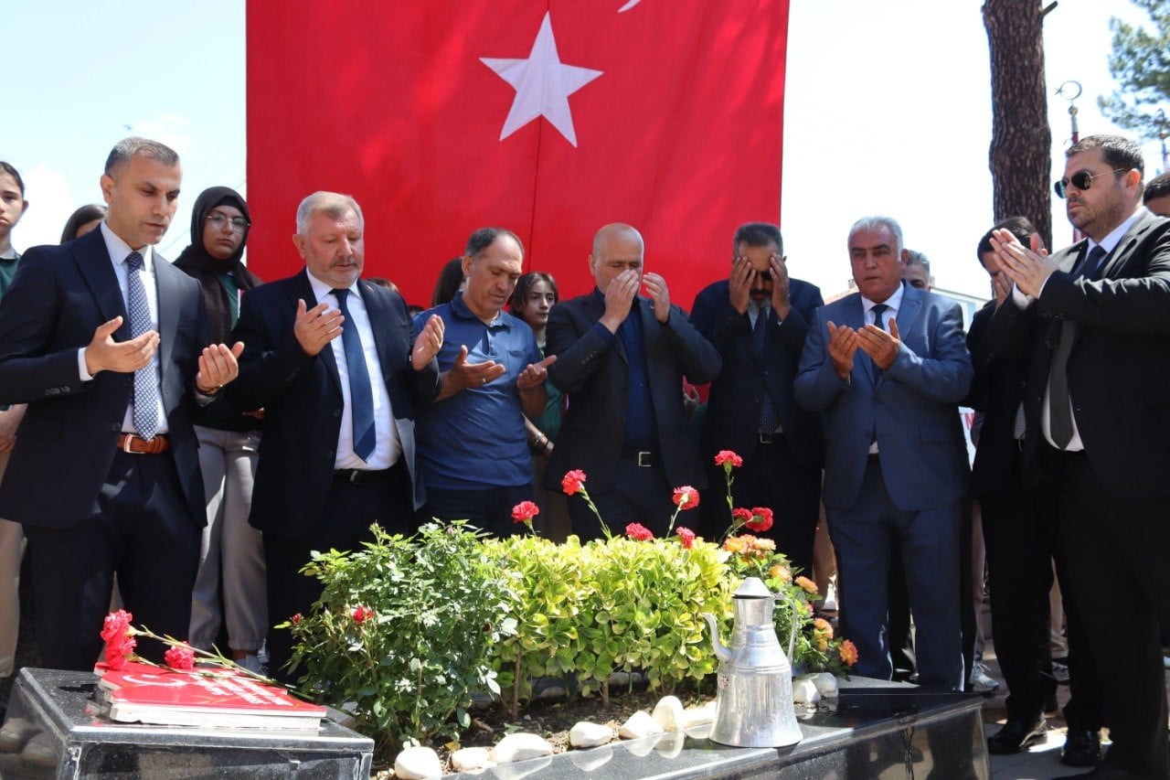 OSMANCIK KAYMAKAMI FURKAN DUMAN, OSMANCIK BELEDİYE BAŞKANI AHMET GELGÖR, ŞEHİT ÖĞRETMENİN BABASI...