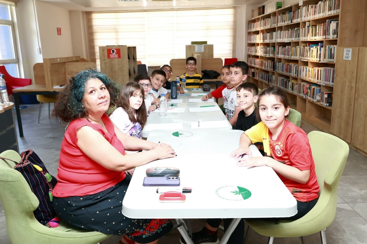 OSMANGAZİ BELEDİYESİ TARAFINDAN EDEBİYATA İLGİ DUYAN ÇOCUKLARI BİR ARAYA GETİRMEK AMACIYLA HAYATA...