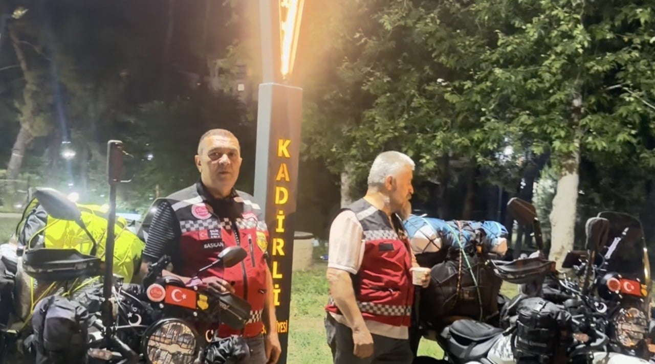 OSMANİYE'NİN KADİRLİ İLÇESİNDE YAŞAYAN MOTOSİKLET TUTKUNLARI HAKAN TORAMAN VE SALİH ÜNAL...