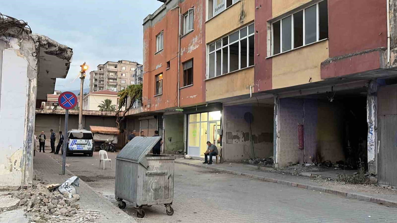 OSMANİYE’DE ÇIKAN BIÇAKLI KAVGADA 1 KİŞİ ÖLDÜ
