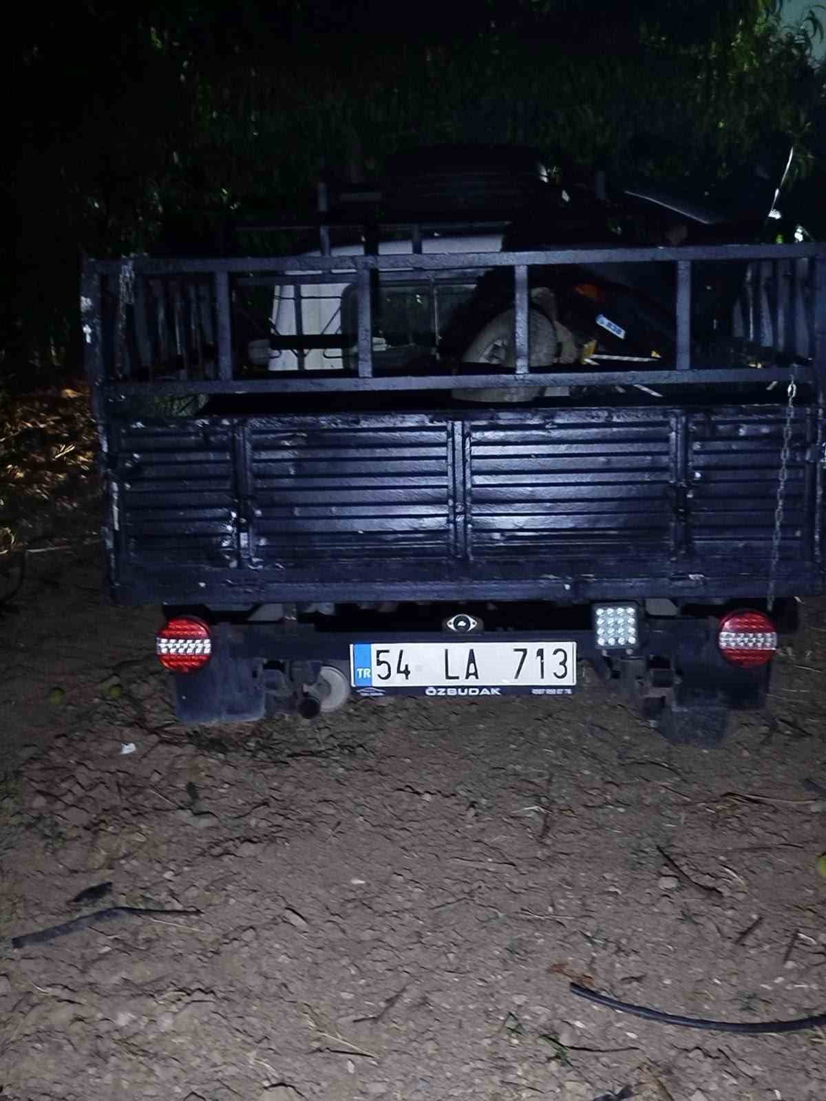 OTOMOBİL AĞACA ÇARPTI: 2 YARALI
