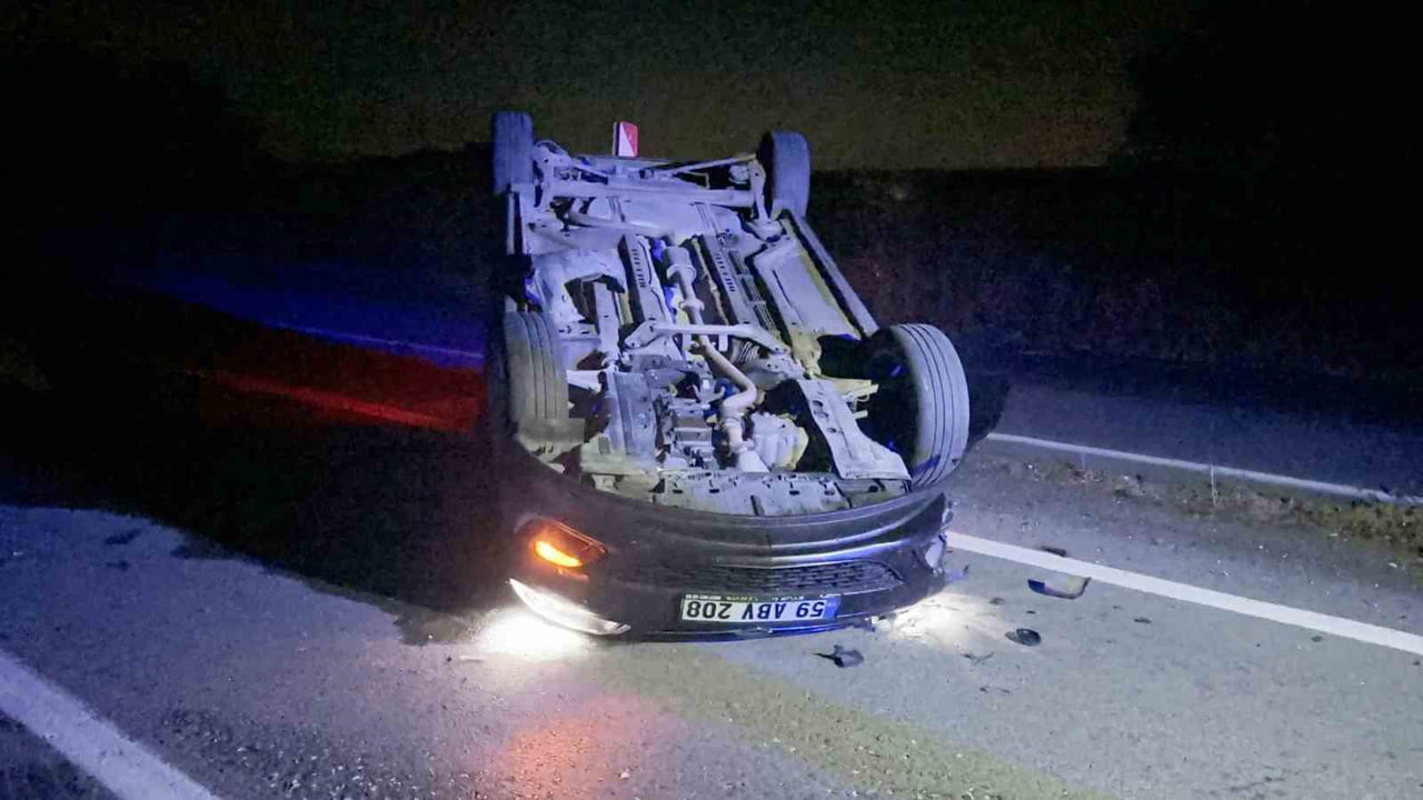 OTOMOBİLDEN BİR YARALI ÇIKARILDI.