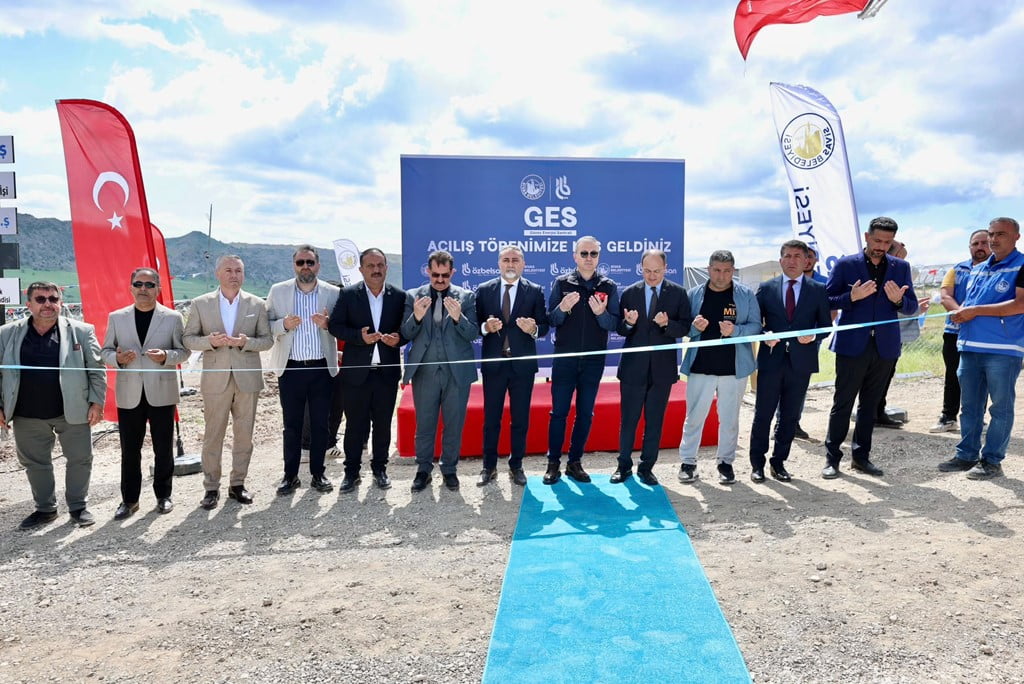 ÖZBELSAN GÜNEŞ ENERJİ SANTRALİ, TÖRENLE HİZMETE AÇILDI