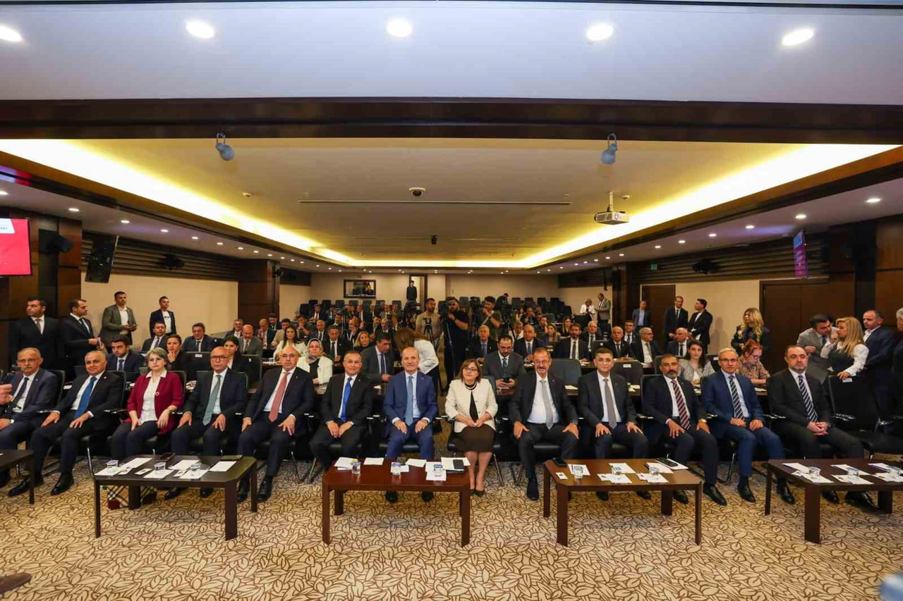 ÖZVAR’DAN GİBTÜ’YE "DİŞ HEKİMLİĞİ FAKÜLTESİ" MÜJDESİ