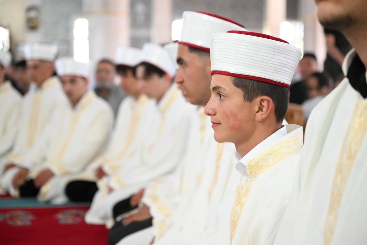 PALANDÖKEN MÜFTÜLÜĞÜNE BAĞLI YENİŞEHİR YATILI KIZ KUR’ÂN KURSUNDA EĞİTİMLERİNİ BAŞARIYLA...