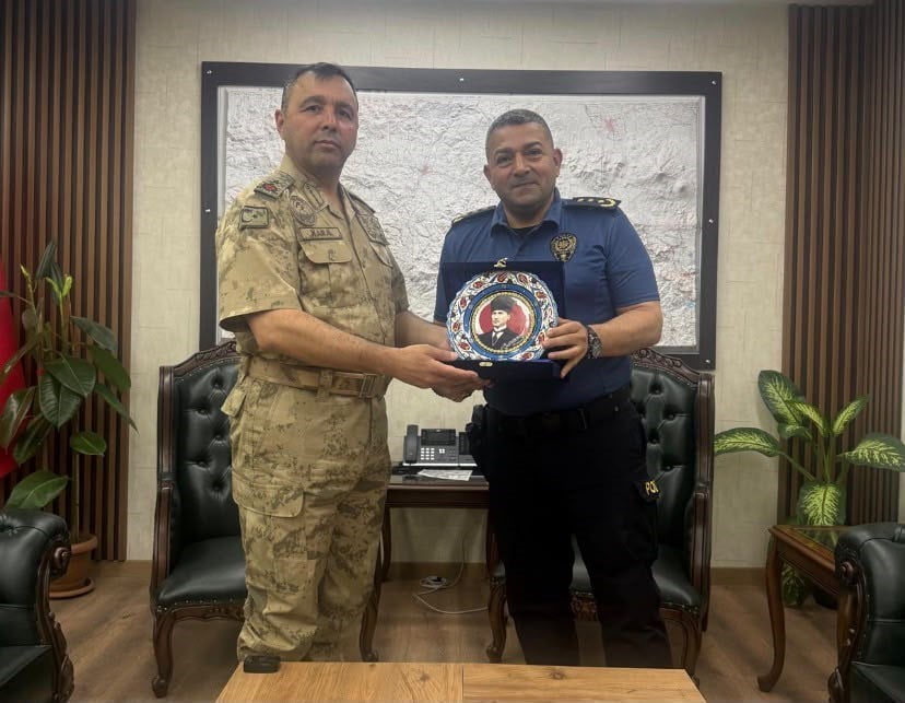 PATNOS İLÇE EMNİYET MÜDÜRÜ HAKAN SARAK’TAN JANDARMA TEŞKİLATINA ZİYARET