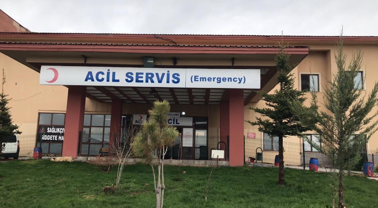 PATNOS’TA YARDIM İSTEDİĞİ SÜRÜCÜYÜ VURUP ARACINI GASP ETTİ