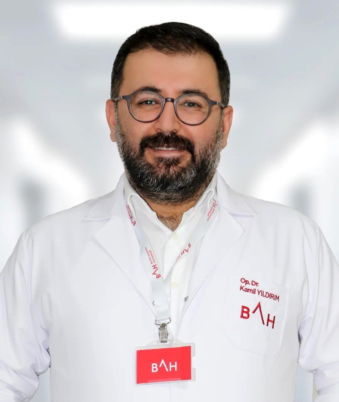 PLASTİK REKONSTRÜKTİF VE ESTETİK CERRAHİ UZMANI OPR. DR. KAMİL YILDIRIM