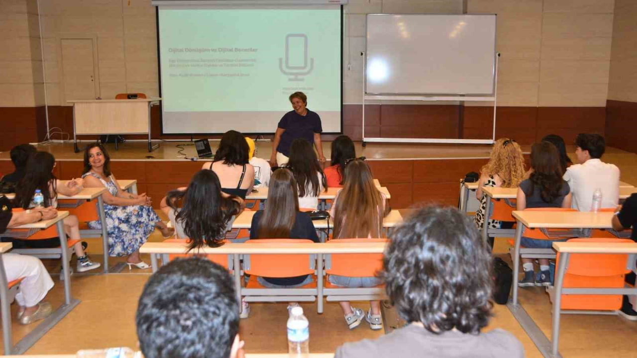 POJENİN KOORDİNATÖRÜ OLAN GAZETECİLİK BÖLÜMÜNDEN DOÇ. DR. ASLI ELGÜN VE LİSE...
