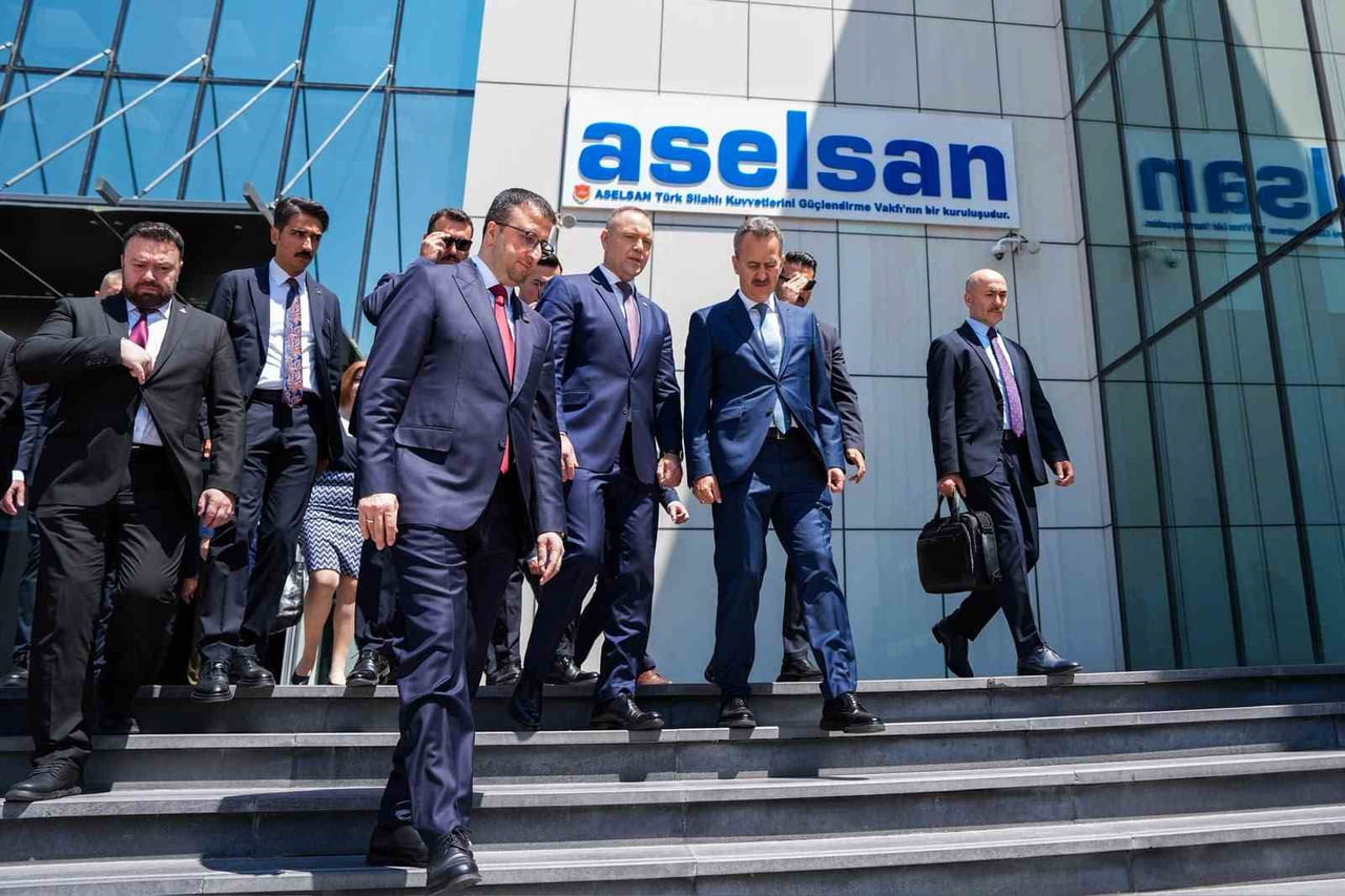 POLONYA CUMHURBAŞKANI KAROL NAWROCKİ, ANKARA ZİYARETİ KAPSAMINDA ASELSAN GÖLBAŞI TEKNOLOJİ ÜSSÜ’NÜ...