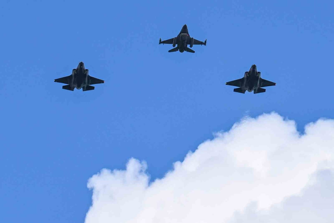 POLONYA ORDUSUNUN GEÇTİĞİMİZ AY TESLİM ALDIĞI F-35 TİPİ SAVAŞ UÇAKLARI, DÜZENLENEN TÖRENLE İLK...