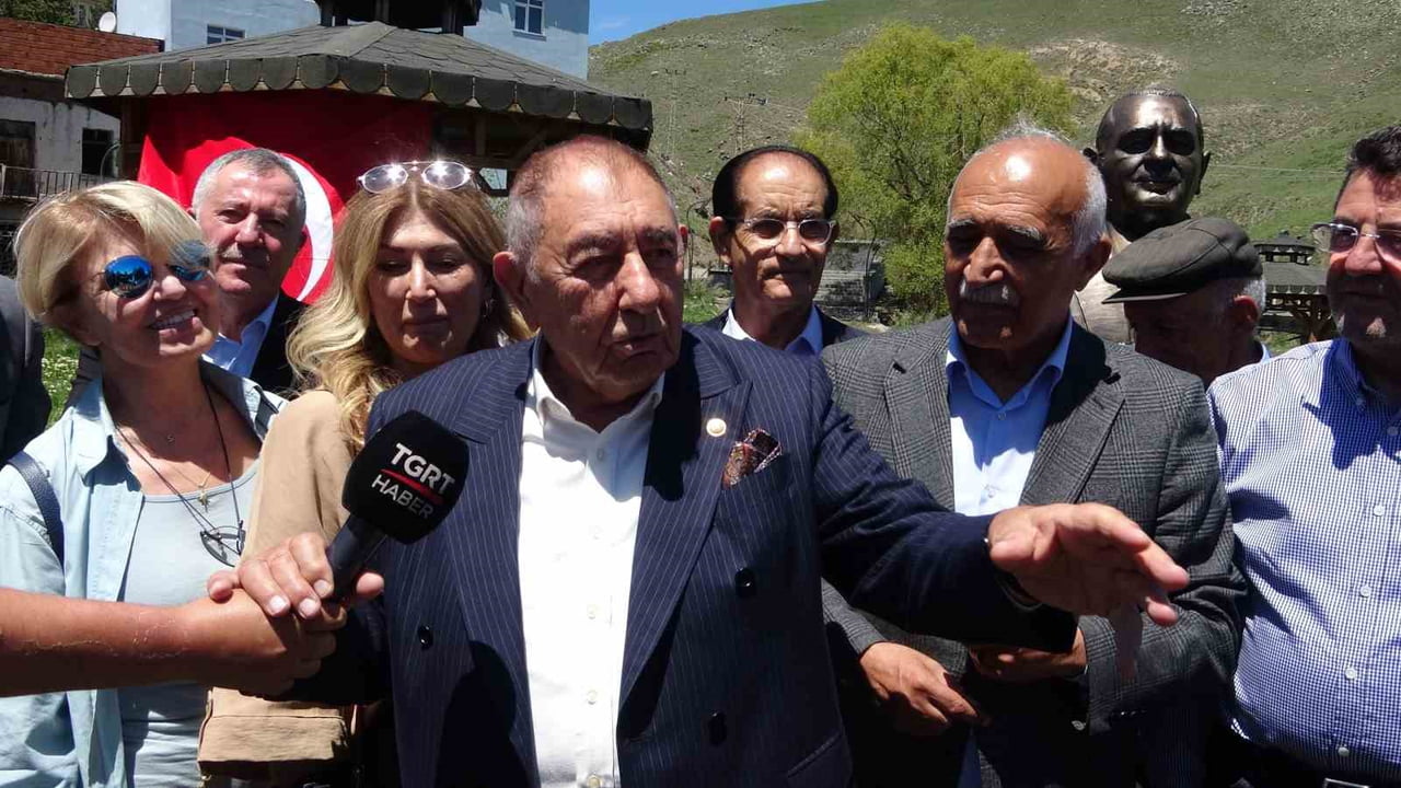 PROF. DR. ESFENDER KORKMAZ KONUŞMA YAPTI