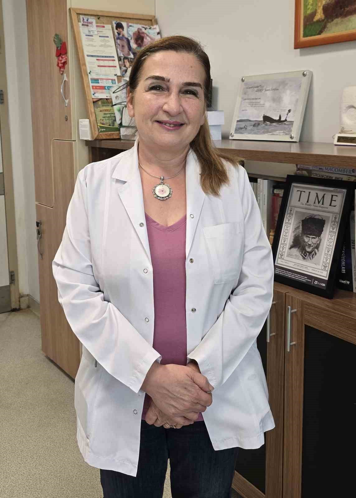 PROF. DR. ŞEBNEM EREN GÖK, KIRIM KONGO KANAMALI ATEŞİ VİRÜSÜNÜN BELİRTİLERİNİN, KENE TUTUNDUKTAN...