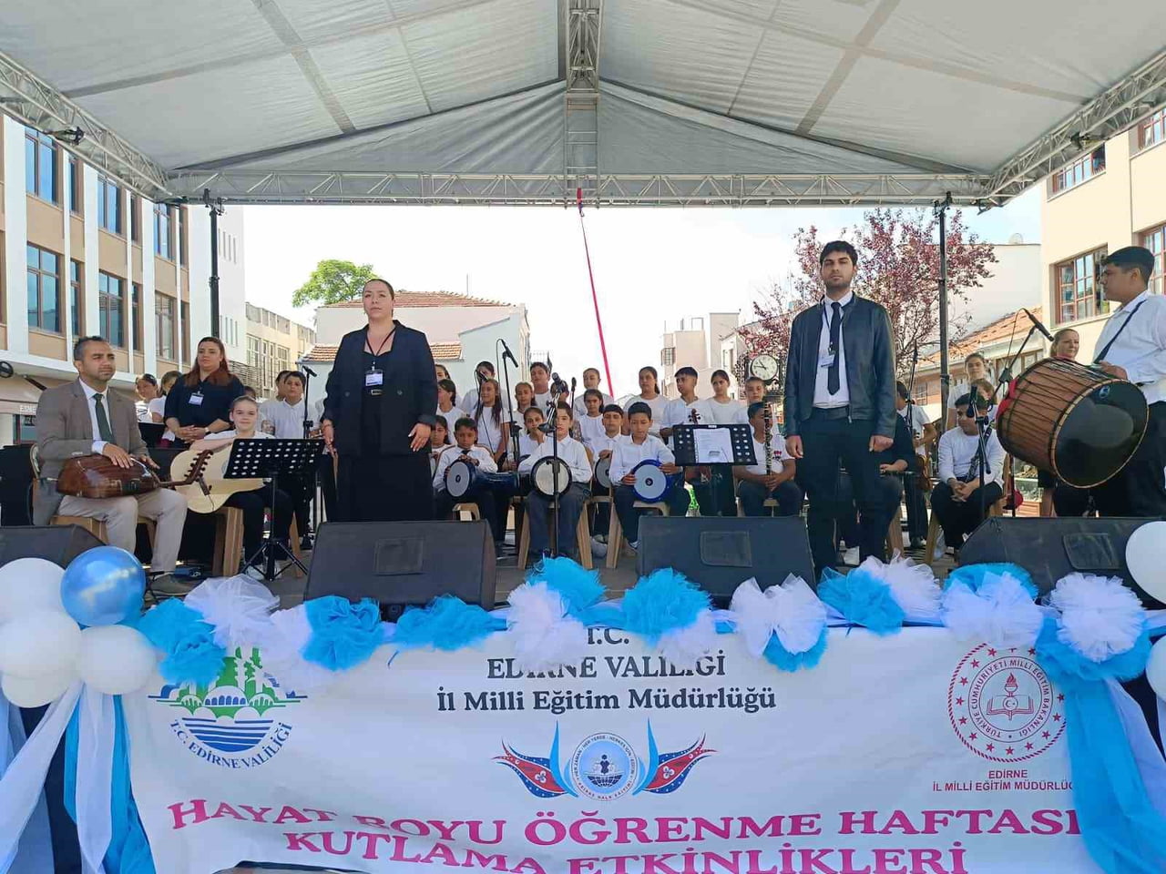 PROGRAM KAPSAMINDA KONSER VERİLDİ