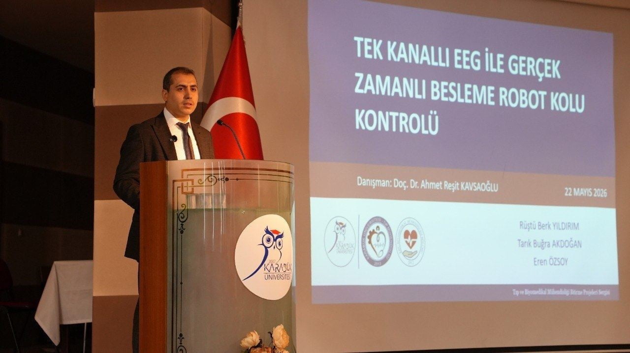 PROGRAMDA KONUŞAN BİYOMEDİKAL MÜHENDİSLİĞİ BÖLÜM BAŞKANI PROF. DR. MEHMET AKİF ERDEN, SERGİNİN...