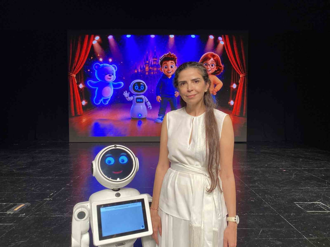 PROGRAMDA KONUŞAN OYUNUN YAZARI DR. NABAT GARAKHANOVA