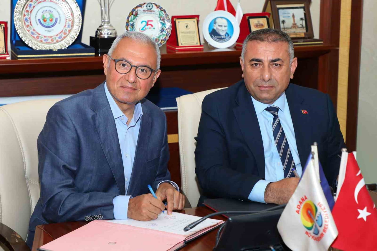 PROTOKOLÜ AOSB YÖNETİM KURULU BAŞKANI BEKİR SÜTCÜ (SAĞDAKİ) ADANA BÜYÜKŞEHİR BELEDİYE BAŞKAN...