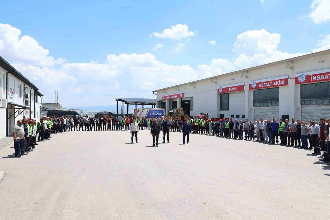 PURSAKLAR BELEDİYE BAŞKANI ERTUĞRUL ÇETİN, 9 GÜNLÜK BAYRAM TATİLİNİN ARDINDAN BELEDİYE BİNASINDAKİ...