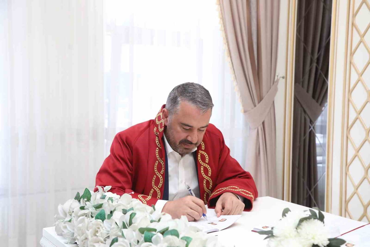 PURSAKLAR BELEDİYESİ BAŞKANI ERTUĞRUL ÇETİN, 26.06.2026 GİBİ POPÜLER BİR TARİHTE EVLENMEYİ TERCİH...