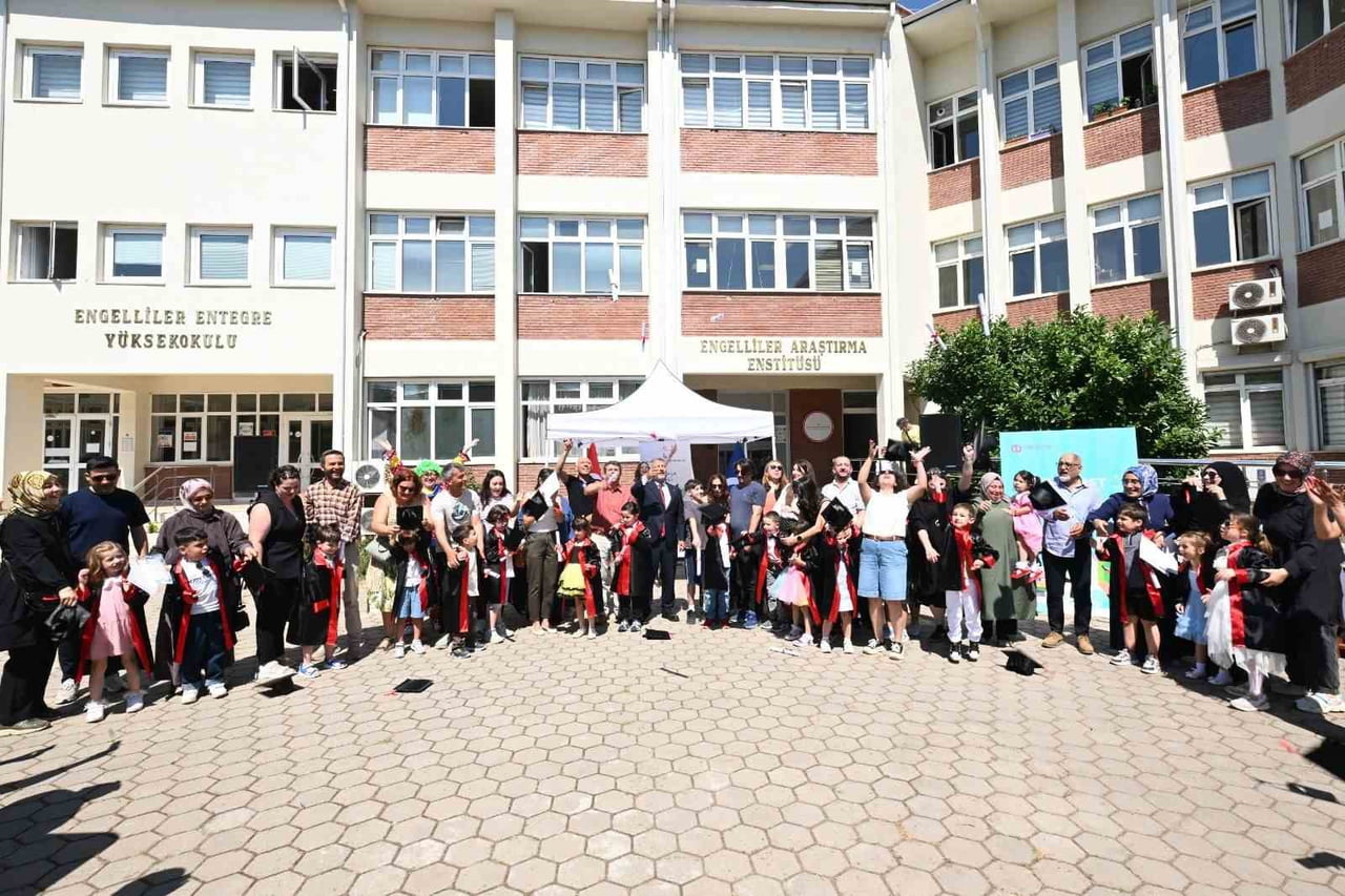 "2025-2026 YUNUS EMRE EĞİTİM-ÖĞRETİM YILI MEZUNİYET TÖRENİ", ENGELLİLER ARAŞTIRMA ENSTİTÜSÜ...
