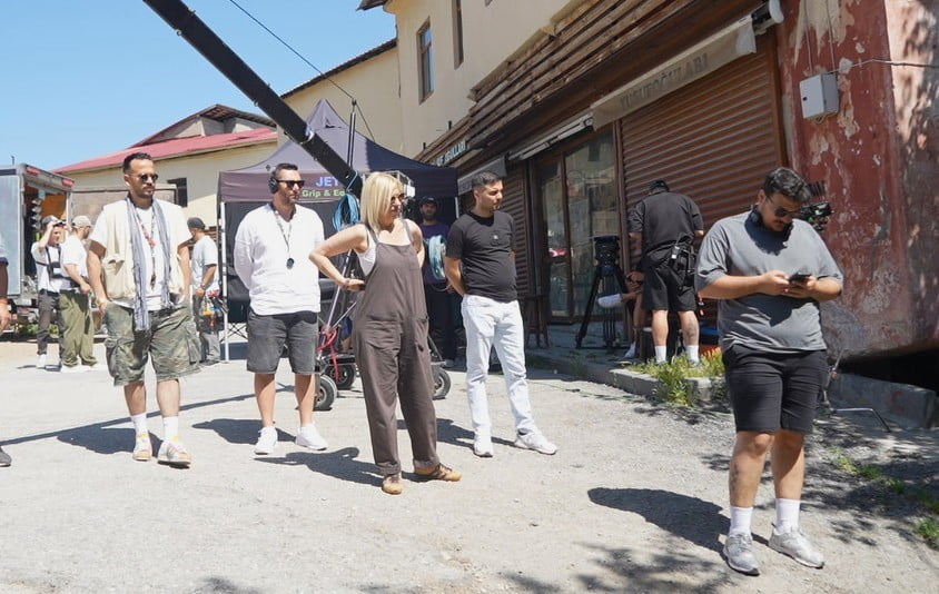 "BABAMIN DAMADI" SİNEMA FİLMİ İÇİN HAZIRLIK SÜRECİ TAMAMLANDI VE EKİP ÇEKİMLERE BAŞLADI.