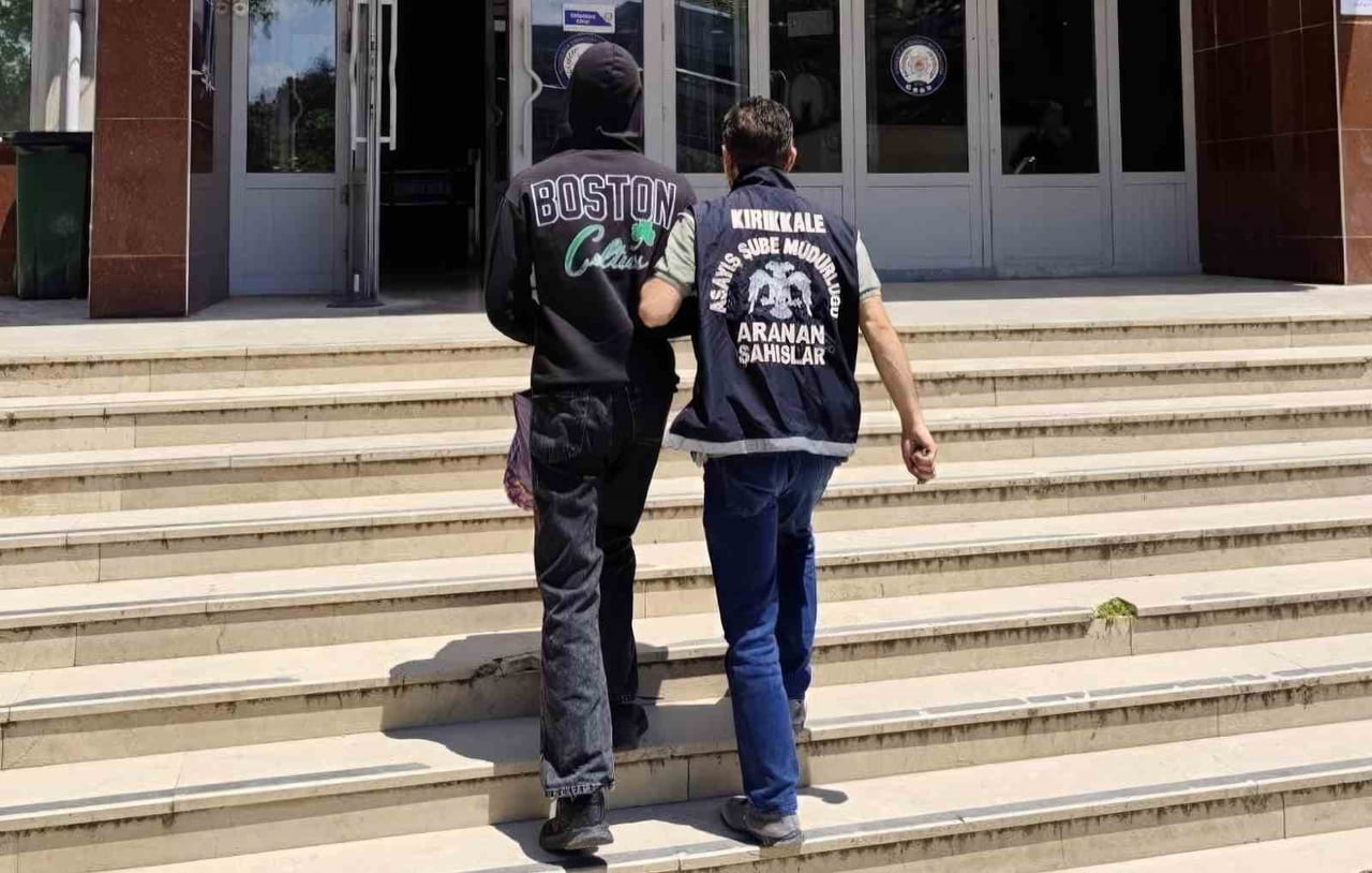"BİNA İÇERİSİNDE MUHAFAZA ALTINA ALINAN EŞYA HAKKINDA HIRSIZLIK" SUÇUNDAN 4 YIL 8 AY 20 GÜN...
