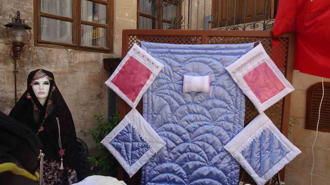 "BİR HAYALİMİZ VAR, SİZ DE UMUT OLUN" TEMALI HAYIR ÇARŞISI AÇILDI