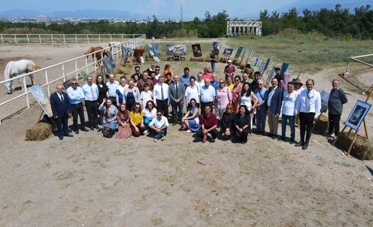 "DİSİPLİNLERARASI SİNERJİ, ESTETİK DÖNÜŞÜM: BİLİM VE SANATIN ATIN ASALETİNDE BULUŞMASI" TEMALI...