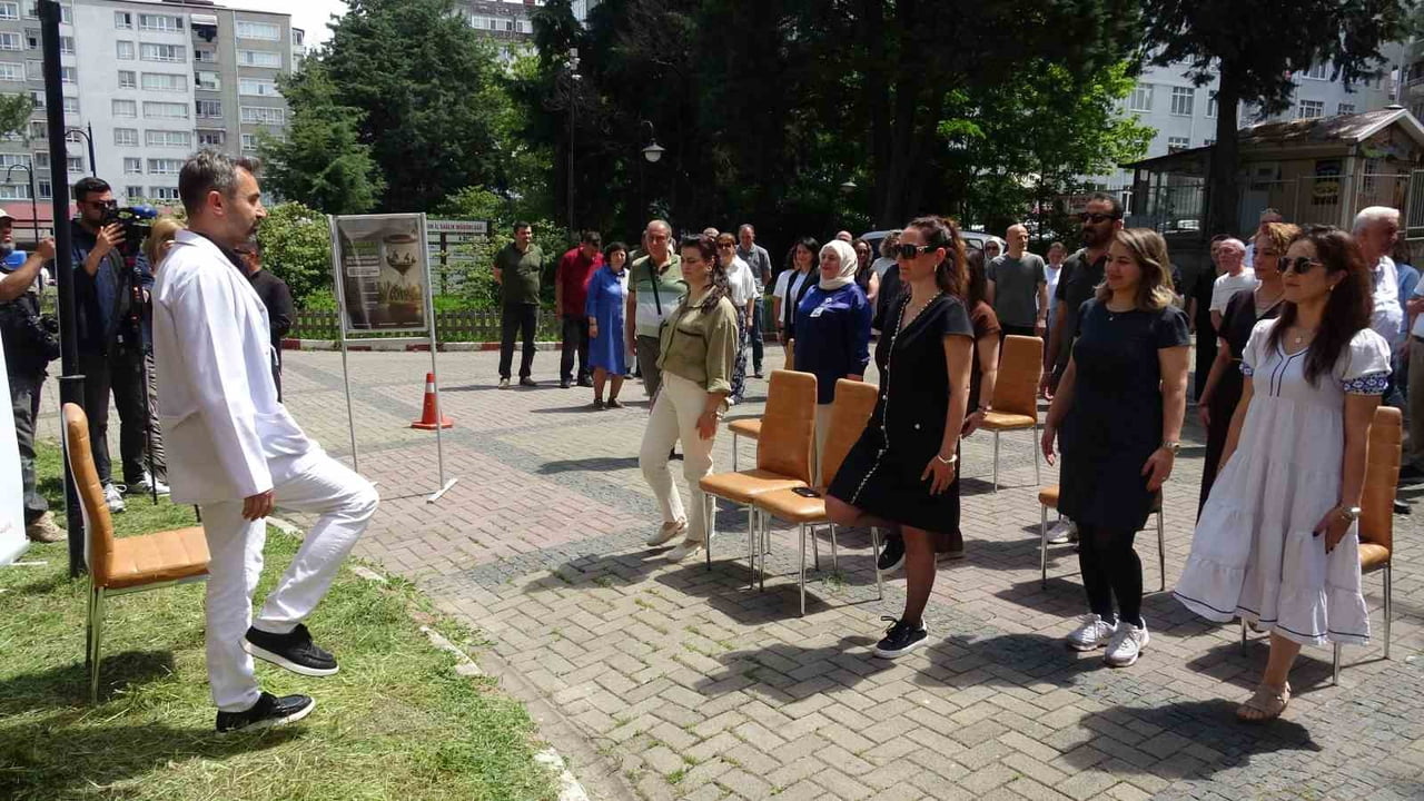 "HAREKET YAŞINI ÖĞREN, SAĞLIKLI YAŞA" KAMPANYASI KAPSAMINDA SAMSUN'DA VATANDAŞLARIN FİZİKSEL...