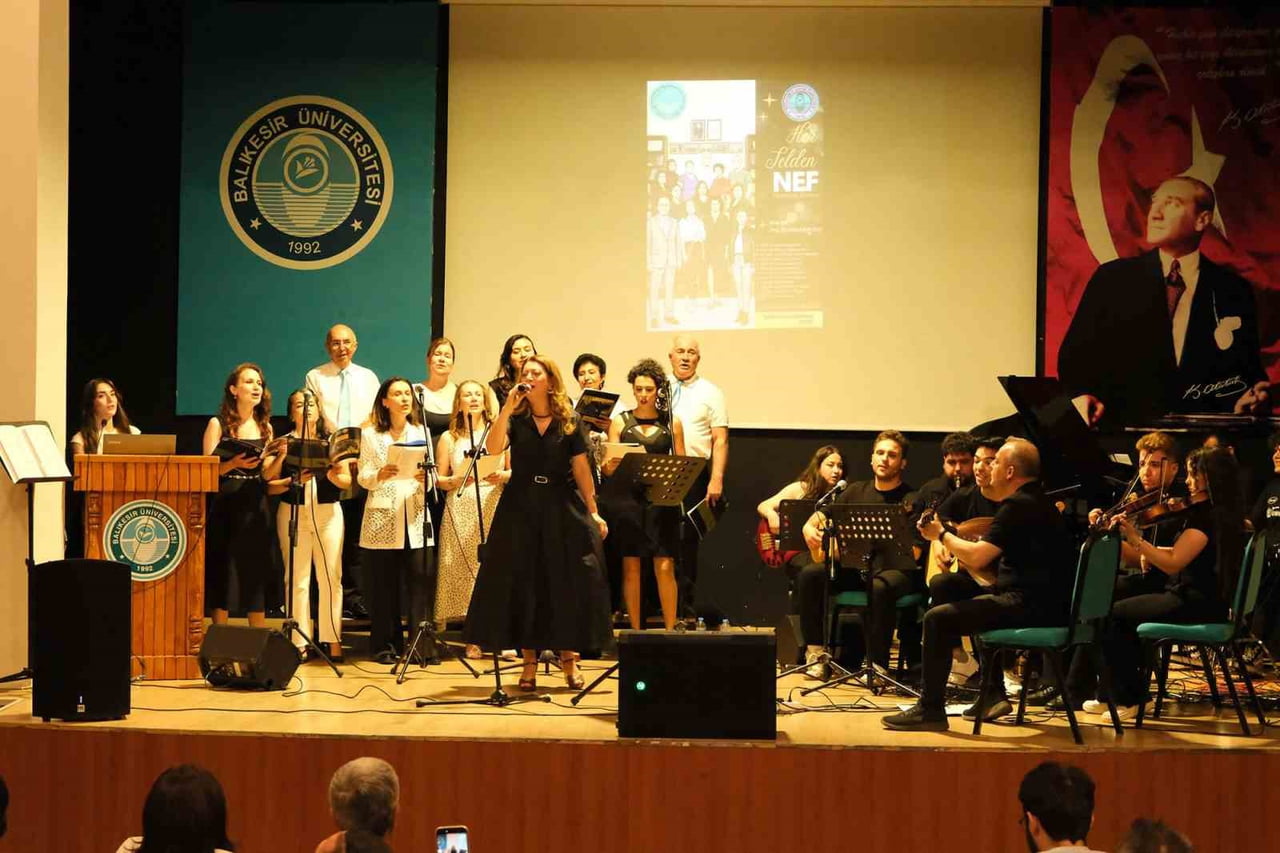 "HER TELDEN" KONSERİ BÜYÜK BEĞENİ TOPLADI