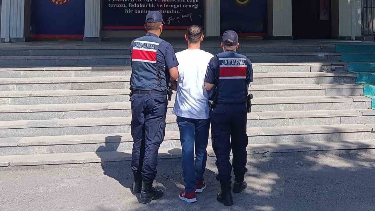 "MALINI KORUYAMAYACAK DURUMDA OLMASINDAN YARARLANARAK HIRSIZLIK" SUÇUNDAN ARANAN U.A. (37)