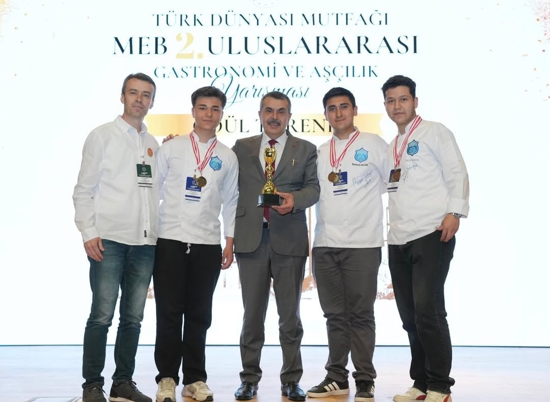 "TÜRK DÜNYASI MUTFAĞI MEB 2. ULUSLARARASI GASTRONOMİ VE AŞÇILIK YARIŞMASI"NIN ULUSAL FİNALİNDE...