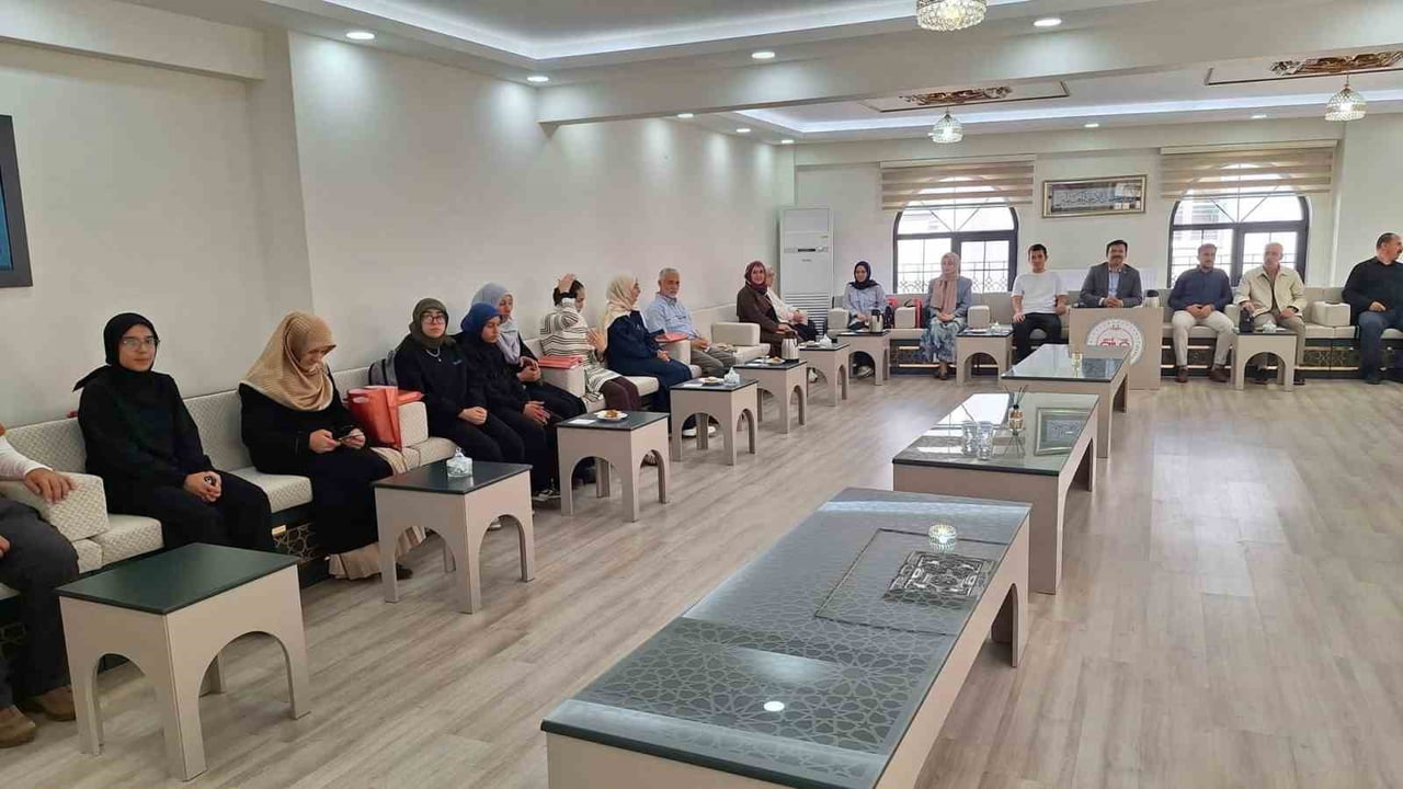 "UMRE ÖDÜLLÜ BİLGİ YARIŞMASI"NIN ESKİŞEHİR AYAĞINDA DERECEYE GİREN ÖĞRENCİLER, RESMİ TÖRENLE...