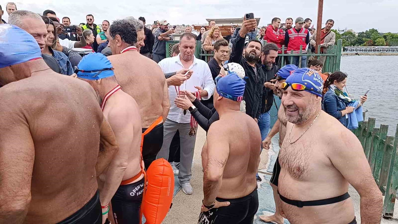 RAKOCZİ YELKEN KUPASI İLE MİKES KELEMEN AÇIK DENİZ YÜZME YARIŞI, SPOR VE FESTİVAL COŞKUSUNU BİR...