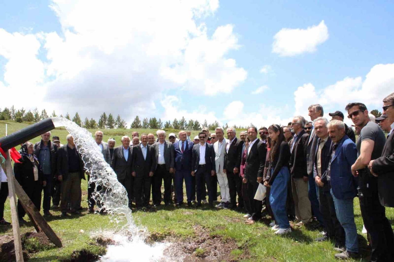REFAHİYE’DE 5 KÖYÜN ORTAK İÇME SUYU HATTI AÇILDI