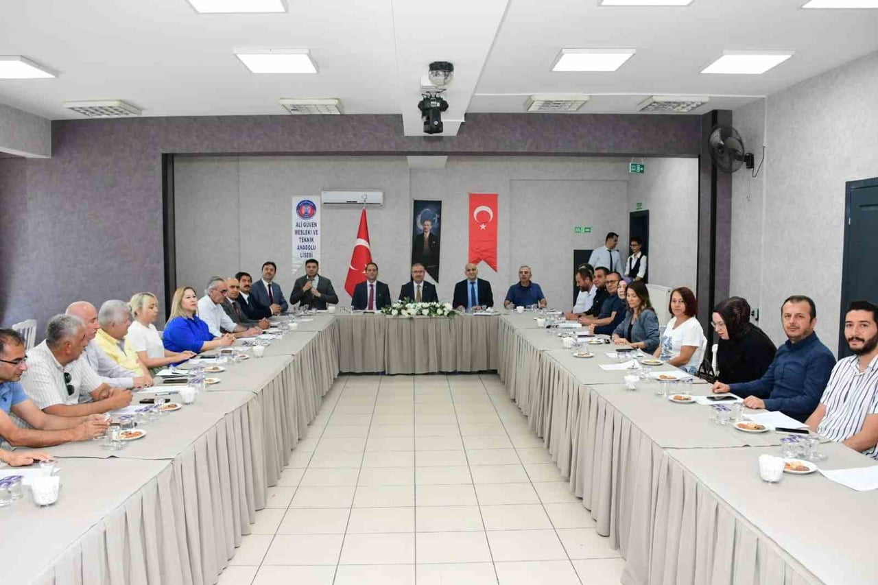REHBERLİK VE PSİKOLOJİK DANIŞMA HİZMETLERİ İL YÜRÜTME KOMİSYONU TOPLANTISI, İL MİLLİ EĞİTİM MÜDÜRÜ...