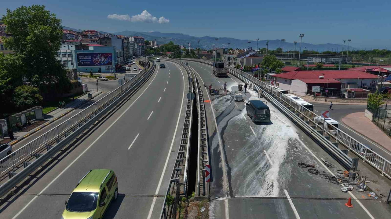 REŞADİYE VİYADÜĞÜ'NDE YIKIM ÇALIŞMALARI BAŞLADI.