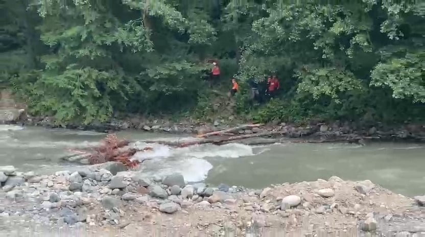 RİZE'DE ARANAN KAYIP ŞAHIS ÖLÜ BULUNDU, ARAMA ÇALIŞMASINA KATILAN EKİBİN BOTU DEVRİLDİ, 5 PERSONEL...
