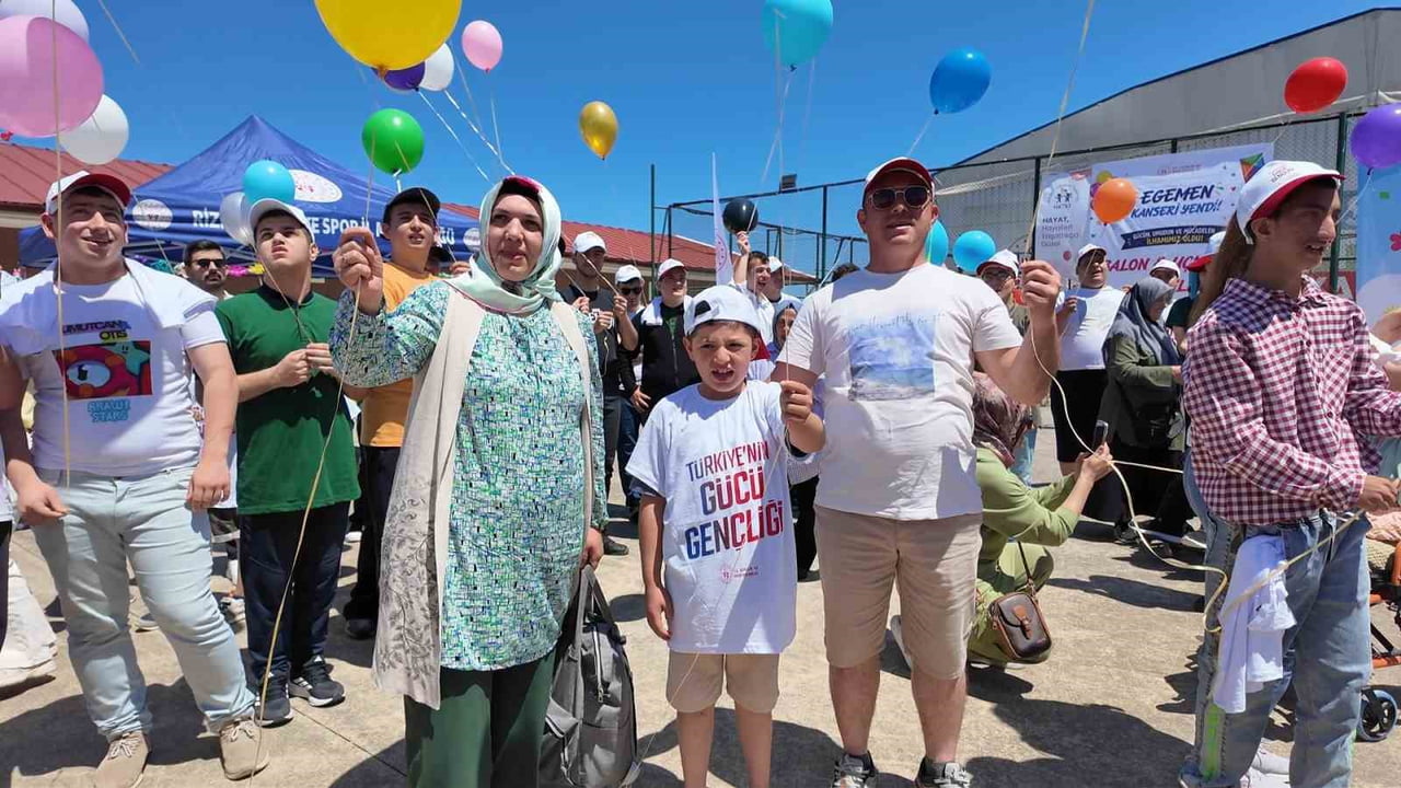 RİZE’DE 9 YAŞINDA OLAN EGEMEN’İN 5 BUÇUK YILDIR TEDAVİ GÖRDÜĞÜ KANSERİ YENMESİ ÜZERİNE BALON VE...