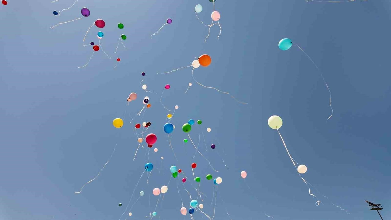 RİZE’DE 9 YAŞINDA OLAN EGEMEN’İN 5 BUÇUK YILDIR TEDAVİ GÖRDÜĞÜ KANSERİ YENMESİ ÜZERİNE BALON VE...