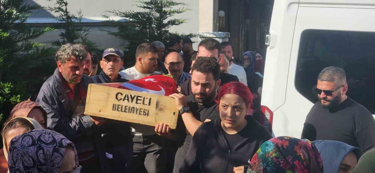 RİZE’DE GEÇTİĞİMİZ GECE MEYDANA GELEN KAZADA HAYATINI KAYBEDEN NİLAY BİLGİN'İN CENAZESİ TOPRAĞA...