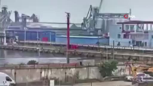 Romanya Savunma Bakanlığı, Karadeniz kıyısındaki Köstence limanında insansız deniz aracının...