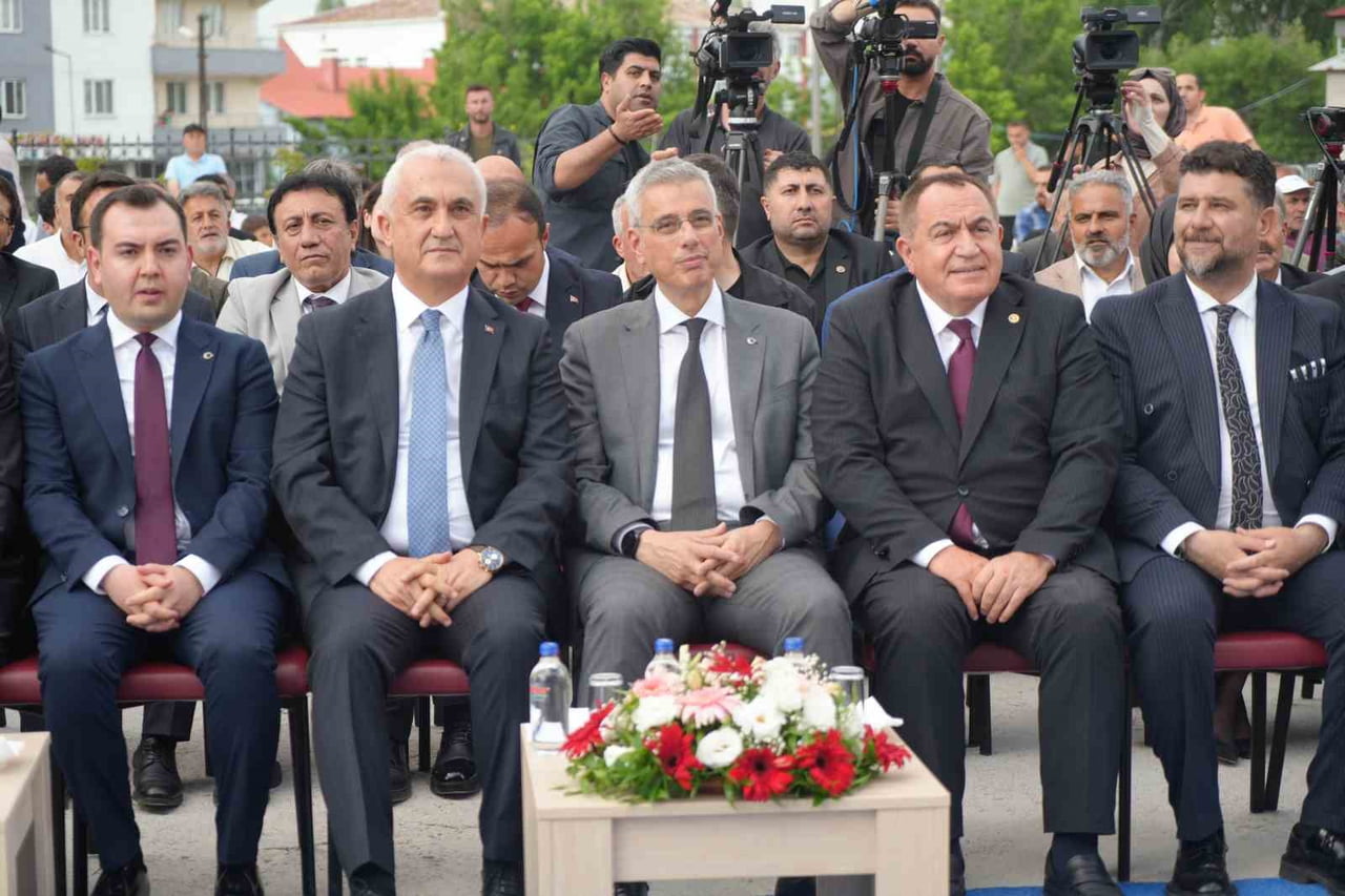 SAĞLIK BAKANI MEMİŞOĞLU, HASKÖY DEVLET HASTANESİ AÇILIŞINDA KONUŞTU: "SAYIN CUMHURBAŞKANIMIZ...