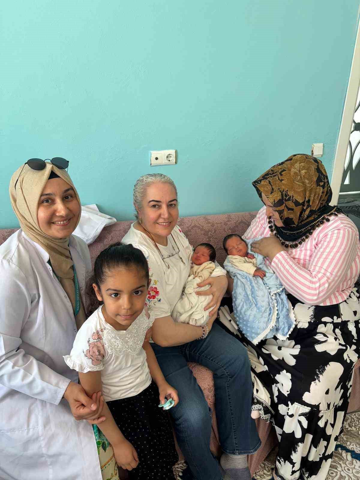 SAĞLIK BAKANLIĞI TARAFINDAN YÜRÜTÜLEN "HER GEBEYE BİR EBE" UYGULAMASI KAPSAMINDA BAFRA’DA DOĞUM...