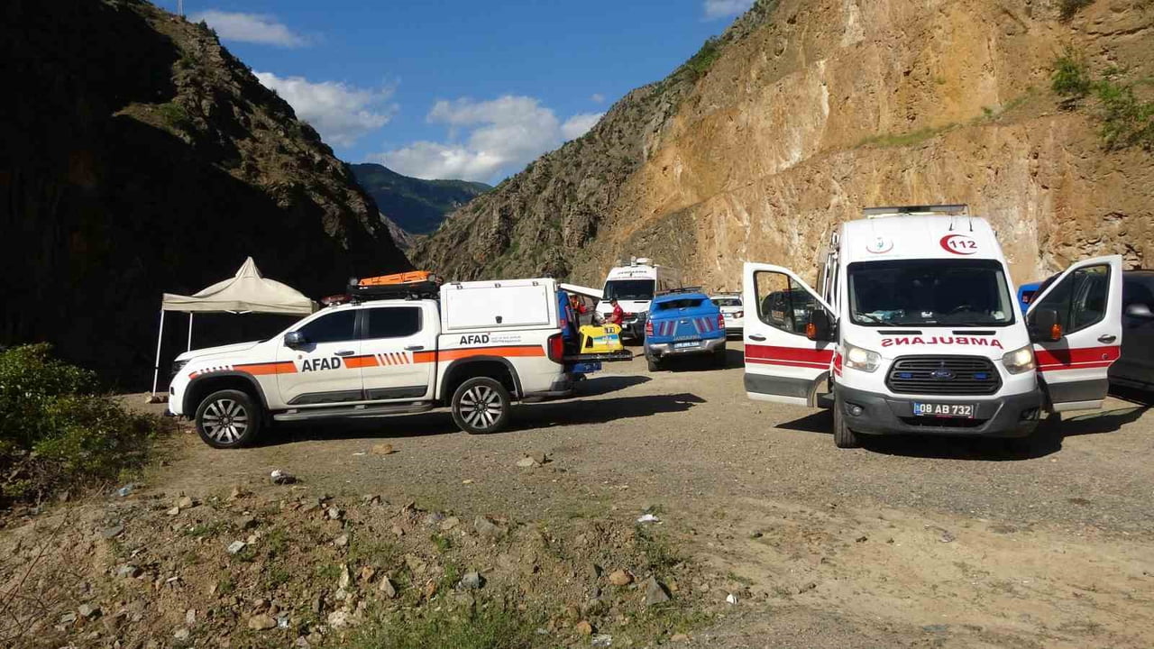 SAĞLIK EKİPLERİNİN ÇALIŞMASI
