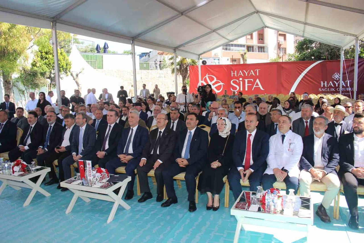 SAĞLIKTA ULUSAL BİR MARKA OLMA YOLUNDA EMİN ADIMLARLA İLERLEYEN HAYAT SAĞLIK GRUBU'NUN...
