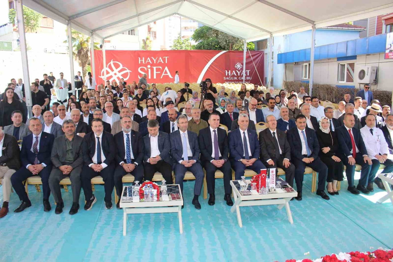 SAĞLIKTA ULUSAL BİR MARKA OLMA YOLUNDA EMİN ADIMLARLA İLERLEYEN HAYAT SAĞLIK GRUBU'NUN...