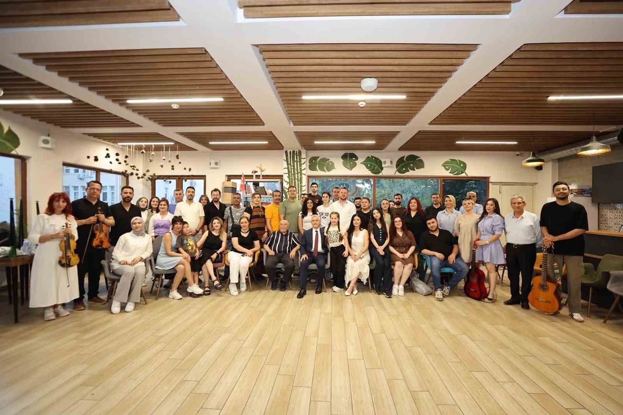 ŞAHİNBEY BELEDİYE BAŞKANI MEHMET TAHMAZOĞLU, GAZİANTEP ÜNİVERSİTESİ GENÇ OFİSİ’NDE ÜNİVERSİTE...