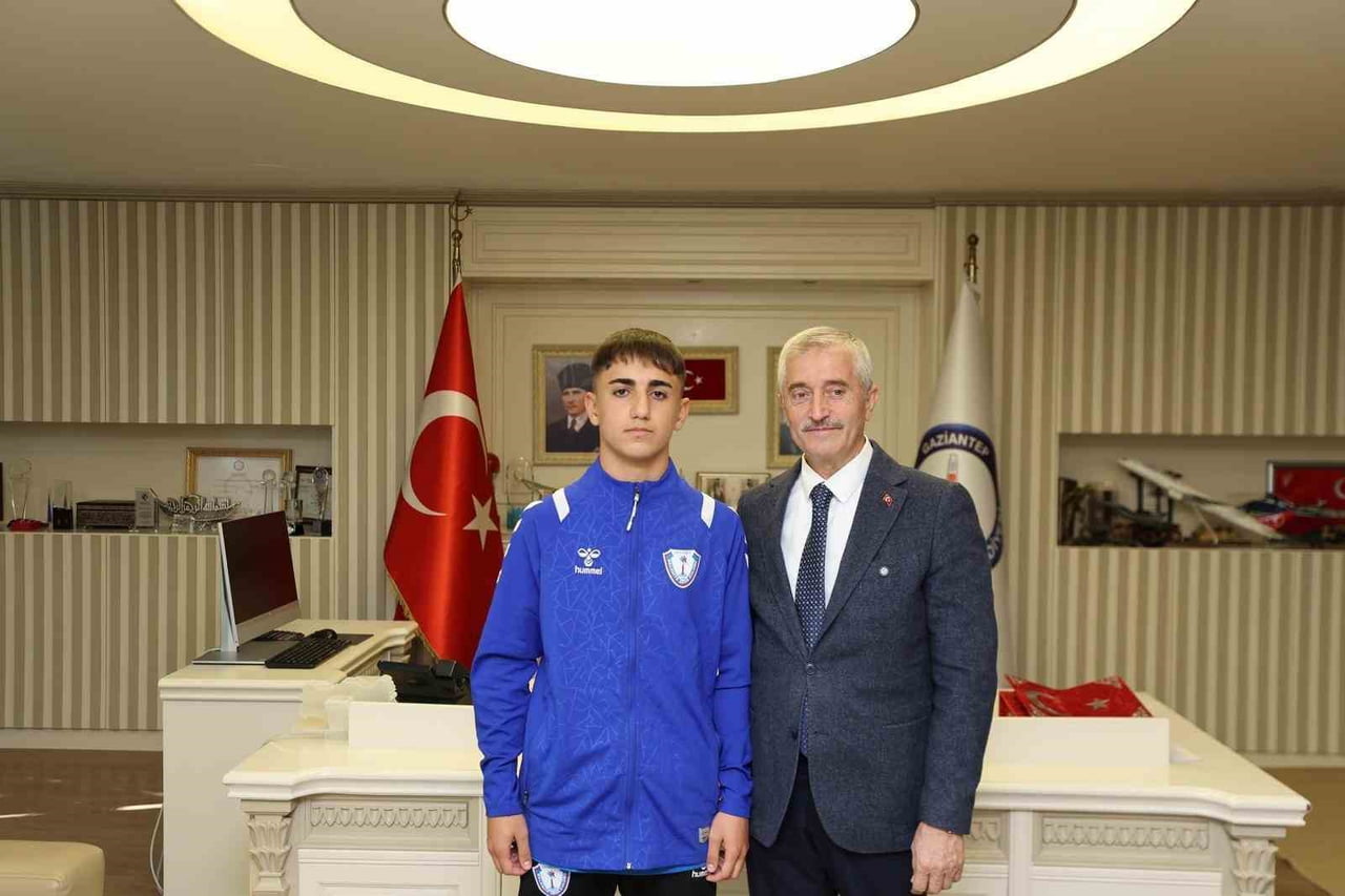 ŞAHİNBEY BELEDİYE SPOR KULÜBÜ GÜREŞ TAKIMI, SİVAS’TA DÜZENLENEN U17 YEŞİLAY TÜRKİYE KUPASI’NDA...
